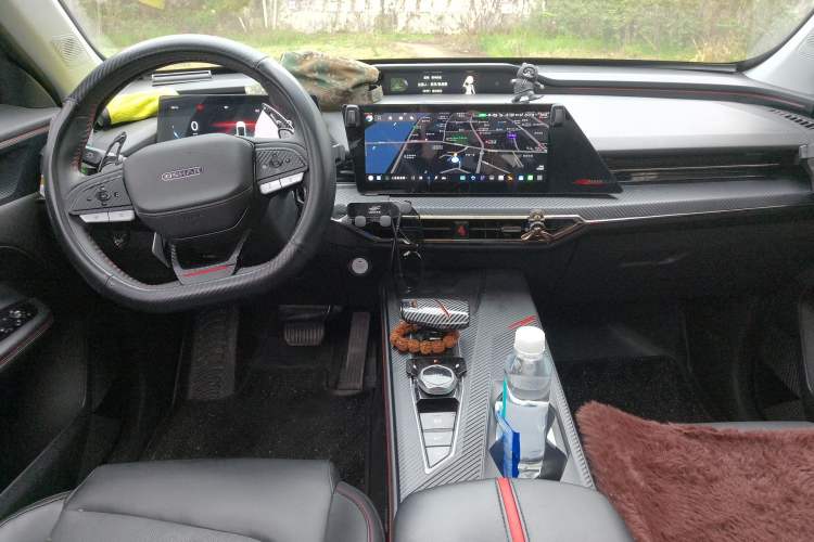 Used CHANGAN OSHAN Z6 2022 Blue Whale 1.5T DCT Smart Navigation Model Center Console