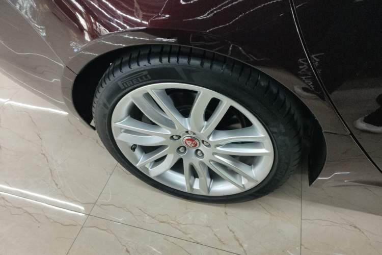 Used Jaguar XFL 2019 XFL 2.0T 250 PS Two-Wheel-Drive Luxury Edition