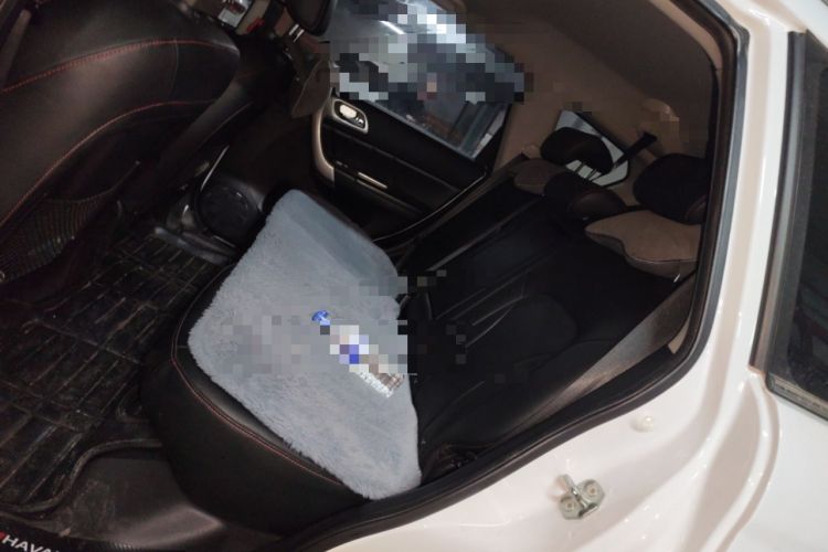 Used Haval H6 2016 Upgraded Model 1.5T Automatic Two-Wheel Drive Elite Version Left Rear Seat