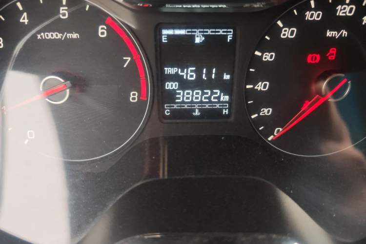 Used Baojun 310 2016 1.2L Manual Luxury Model Odometer Close Up