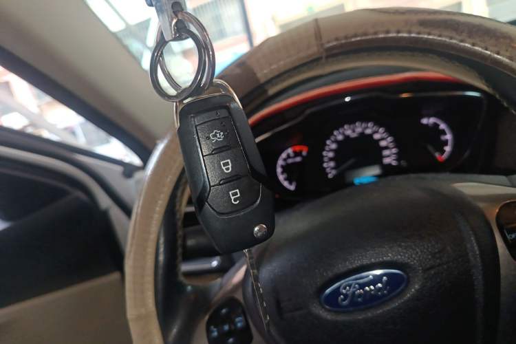 Used Ford Escort 2015 1.5L Automatic Fashion Model
