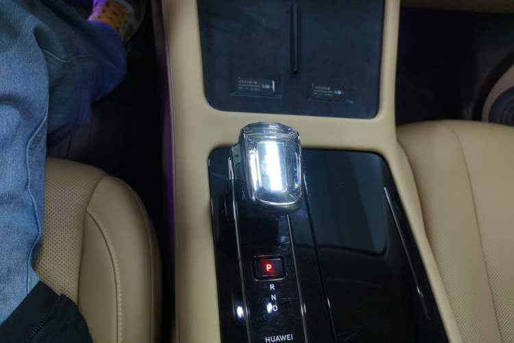 Used Hima AITO M7 2024 1.5T Intelligent Driving Rear-Drive Max Edition 6 Seats Gear Lever