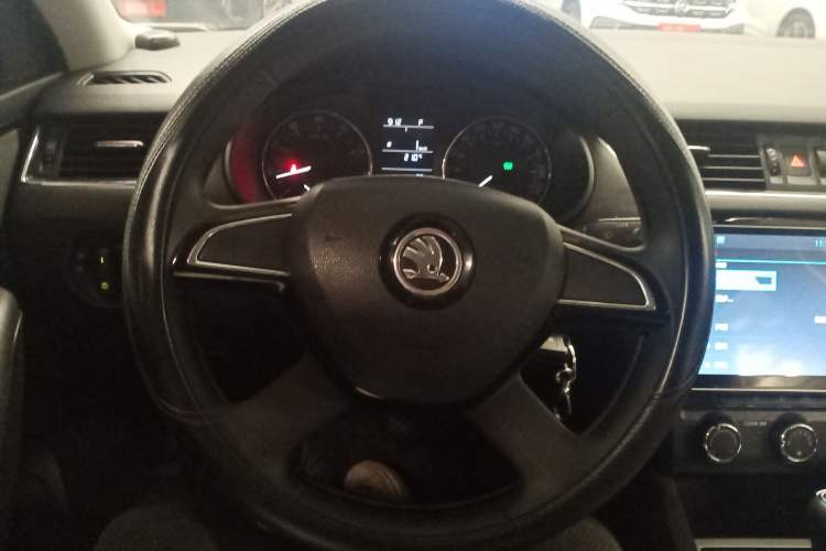 Used Skoda Octavia 2016 1.6L Automatic Chuanxing Edition Steering Wheel