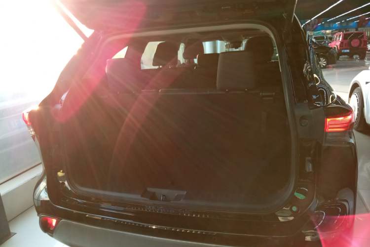 Used Toyota Highlander 2022 Dual-Engine 2.5L Four-Wheel Drive Prestige Version 7 Seats
