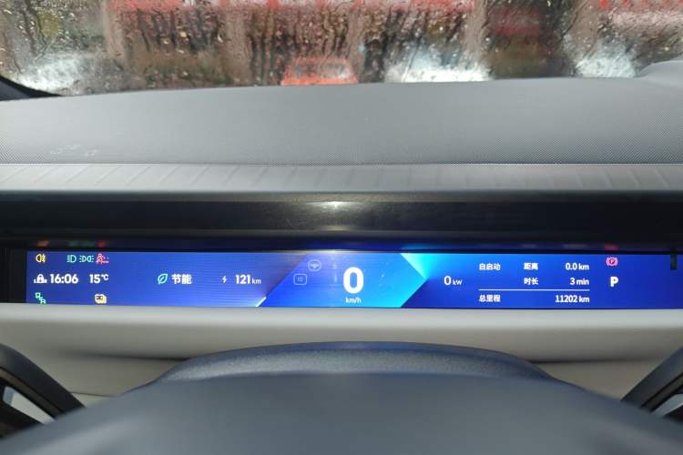 Used Lynk & Co Z10 2025 95 kWh 702 km All-Wheel Drive Intelligent Driving Ultra
