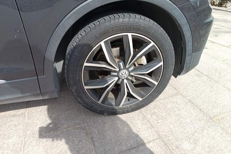 Used Volkswagen Tiguan L 2019 330TSI Automatic Two-Wheel Drive Smart Luxury Version China V Emission Standard