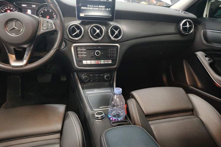 Used Mercedes-Benz GLA 2017 GLA 200 Fashion Model Audio And AC Panel