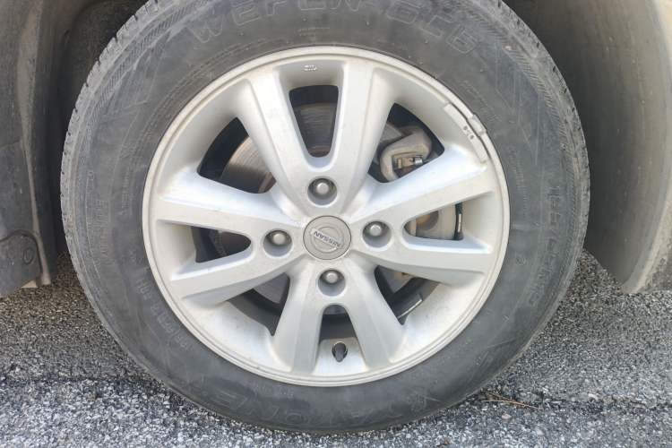 Used Nissan Sylphy 2016 Classic 1.6XE Manual Leading Edition Right Front Wheel Hub