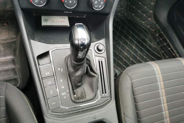 Used Volkswagen Lavida 2021 280TSI DSG Comfort Edition Gear Lever