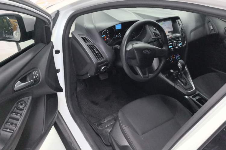 Used Ford Focus 2017 Hatchback 1.6L Automatic Comfort Plus SmartDrive Edition
