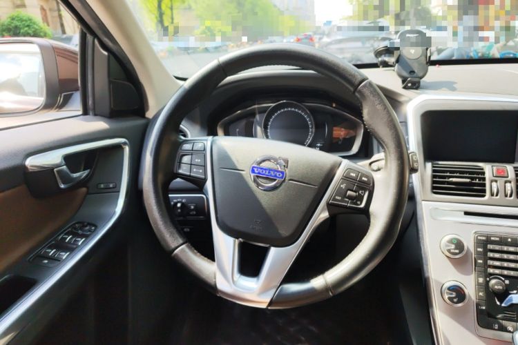 Used Volvo XC60 2017 T5 AWD Smart Range Edition Steering Wheel