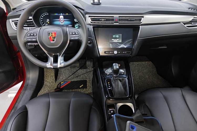 Used Roewe i5 2020 1.5L Automatic 4G Connect Luxury Flagship Edition Center Console