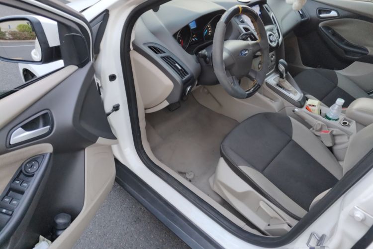 Used Ford Focus 2012 Sedan 1.6L Automatic Comfort Model
