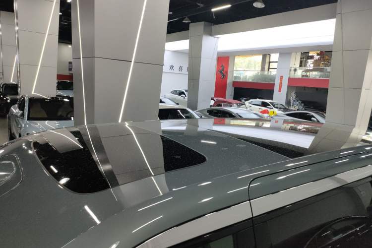 Used Zeekr 009 2024 7-Seater Walk-Through Version Four-Wheel Drive 108 kWh Roof