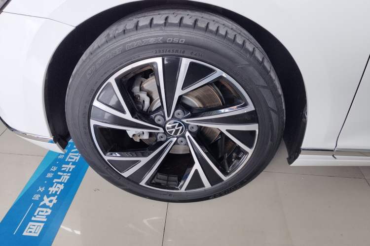 Used Volkswagen Magotan 2020 330TSI DSG Luxury Edition Left Front Wheel Hub