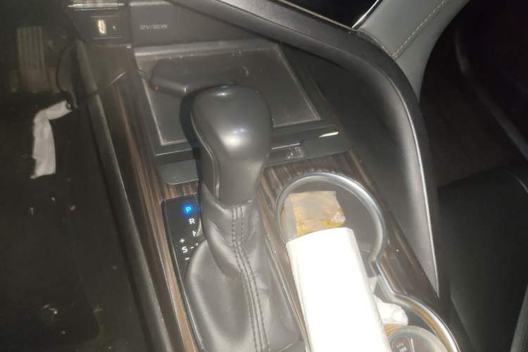 Used Toyota Camry 2018 2.0G Luxury Edition
