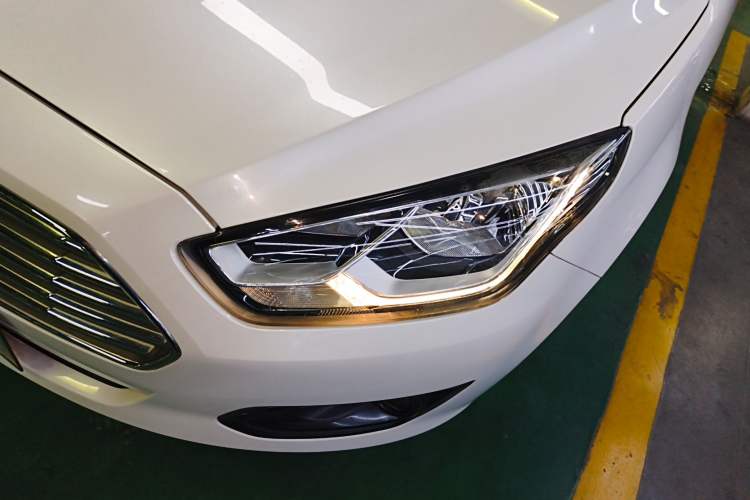 Used Ford Escort 2015 1.5L Manual Comfort Model Left Front Headlight