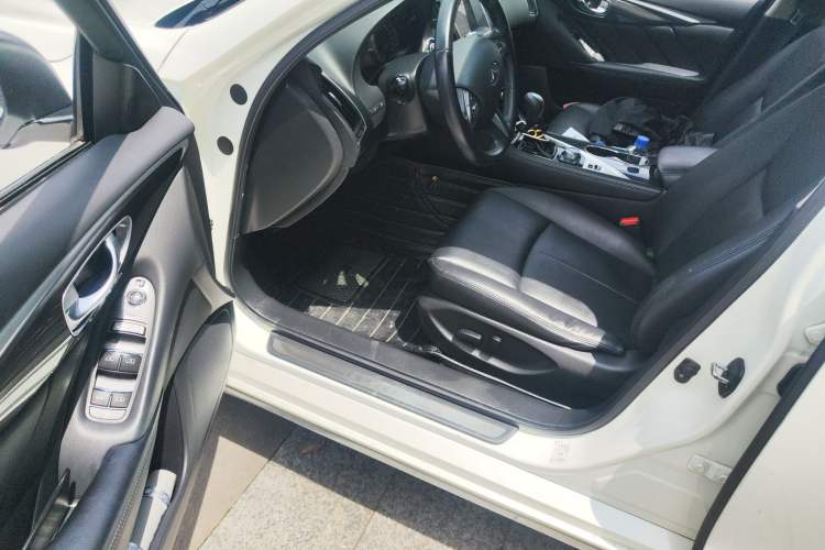 Used Infiniti Q50L 2016 2.0T Comfort Edition
