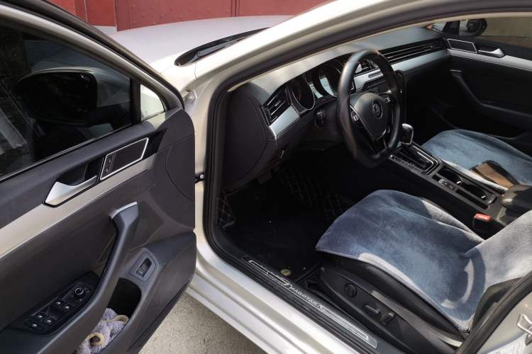 Used Volkswagen Magotan 2018 330TSI DSG Advanced Model Driver Seat