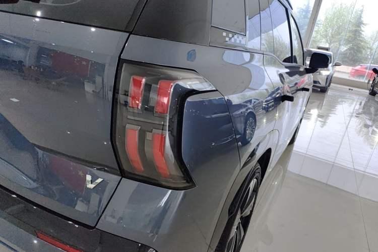 Used AION V 2026 Model Aion Tyrannosaurus Family Edition 650 Zhihao Edition Exterior 3