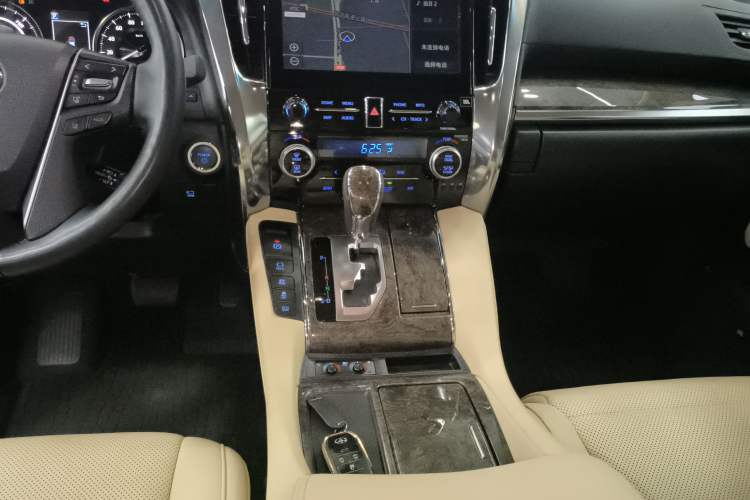 Used Toyota Vellfire 2023 Crown Dual-Engine 2.5L HV Ultimate Edition