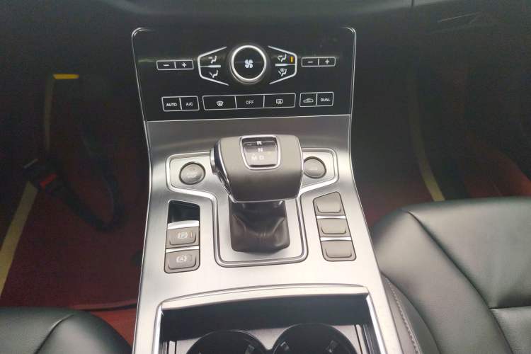 Used Hongqi H5 2020 1.5T DCT Flagship Edition Gear Lever