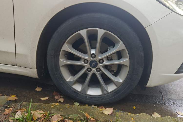 Used Ford Mondeo 2020 EcoBoost 180 Stylish Model Right Front Wheel Hub