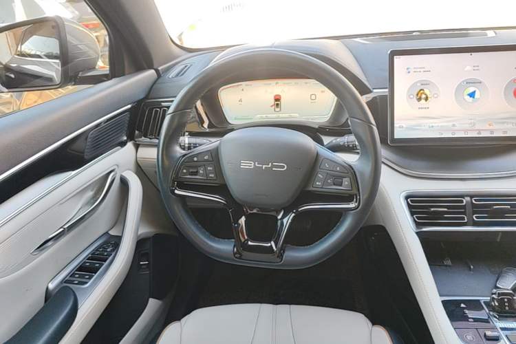 Used BYD Song PLUS New Energy 2024 Honor Edition EV 520km Luxury Model