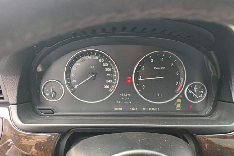 Used BMW 5 Series 2014 525Li Leading Model
