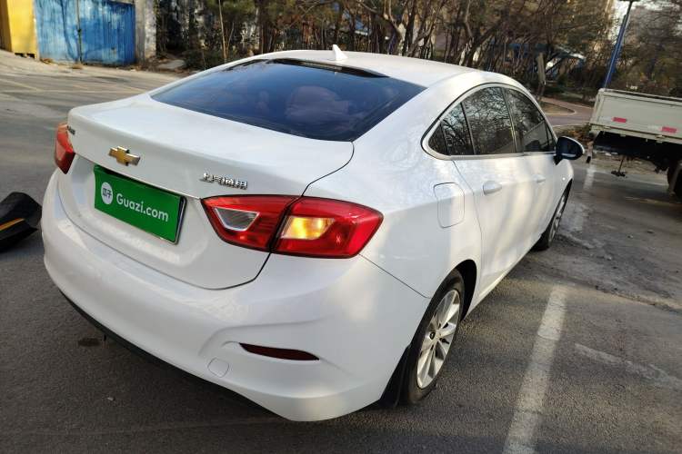 Used Chevrolet Cruze 2017 1.5L Automatic Pioneer Sunroof Edition