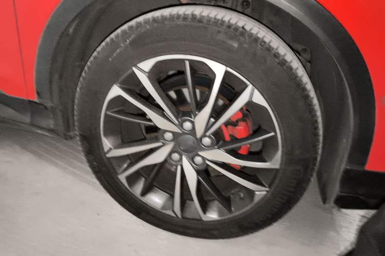 Used Geely Auto Coolray 2019 Sport Version 260T DCT Battle 48V Mild Hybrid China VI Standard