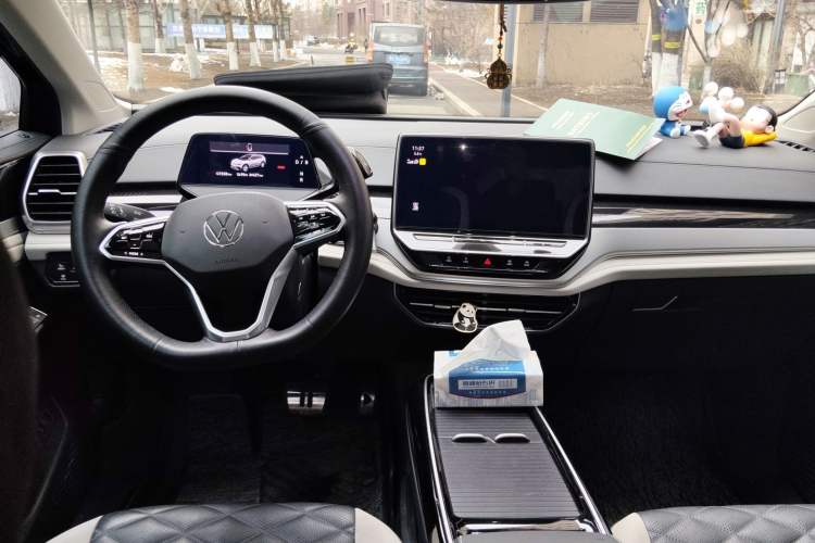 Used Volkswagen ID.6 CROZZ 2021 Long-Range PRO Edition Center Console