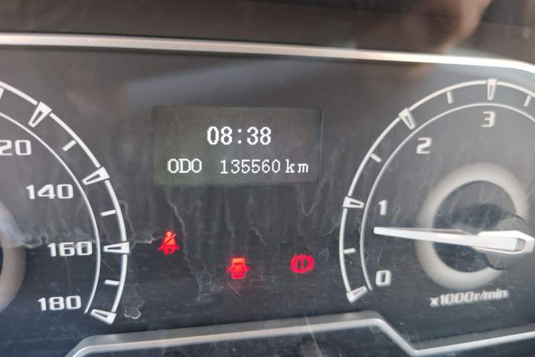 Used SAIC MAXUS Xintu V80 2018 2.5T 6-Speed Manual Aoyuntong Short Wheelbase Mid-Height 5-6 Seater