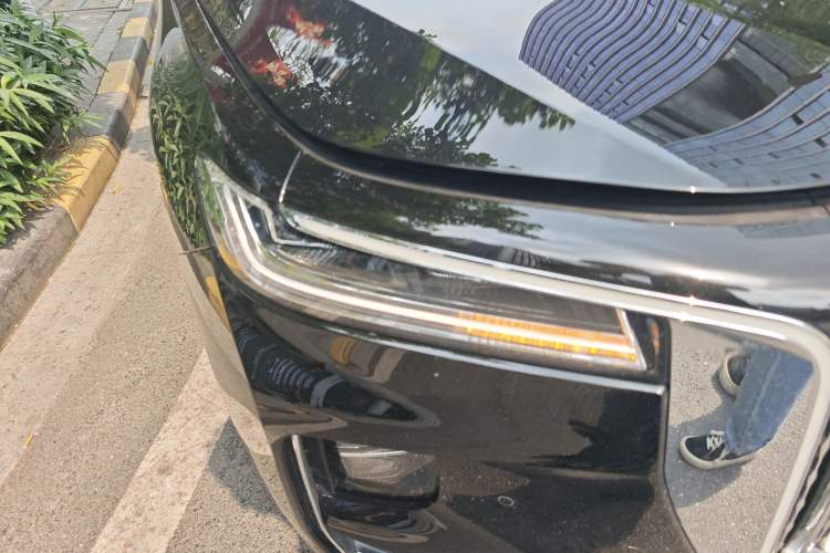 Used Hongqi H9 2022 2.0T Smart Connect Flagship Edition Right Front Headlight