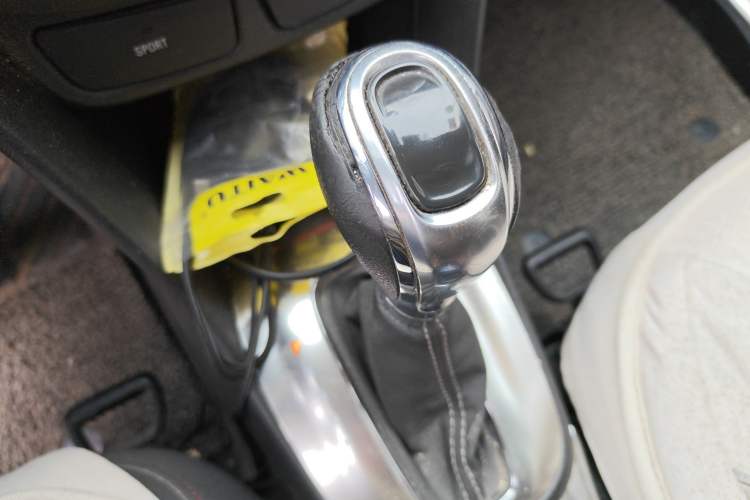 Used Buick Encore 2015 1.4T Automatic Two-Wheel Drive Urban Elite Version