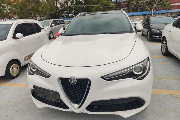 Used Alfa Romeo Stelvio 2017 2.0T 200HP Luxury Edition
