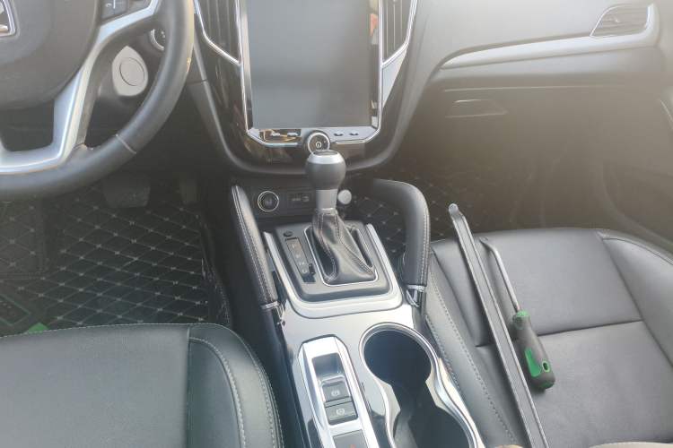 Used Zotye SR7 2016 1.5T CVT Cube Heart Edition China V Standard