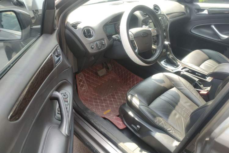 Used Ford Mondeo 2011 2.3L Luxury Model