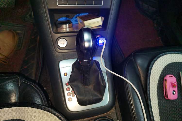 Used Volkswagen Tiguan 2012 2.0 TSI Automatic All-Wheel Drive Elite Edition Gear Lever