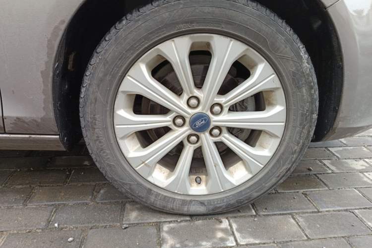 Used Ford Escort 2015 1.5L Automatic Fashion Model
