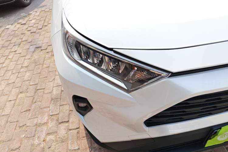 Used Toyota RAV4 2023 2.0L CVT Two-Wheel Drive Urban Edition Right Front Headlight