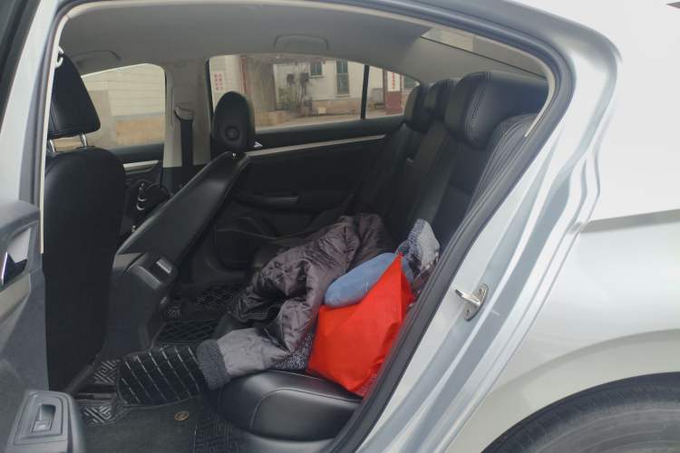 Used Volkswagen Bora 2021 1.5L Manual Fashion Smart Connect Edition