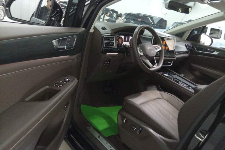 Used Volkswagen Viloran 2023 Facelift 330TSI Luxury Edition
