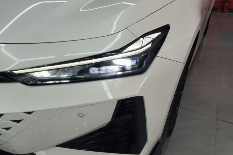 Used Changan UNI-V 2024 1.5T Prestige Sport Edition