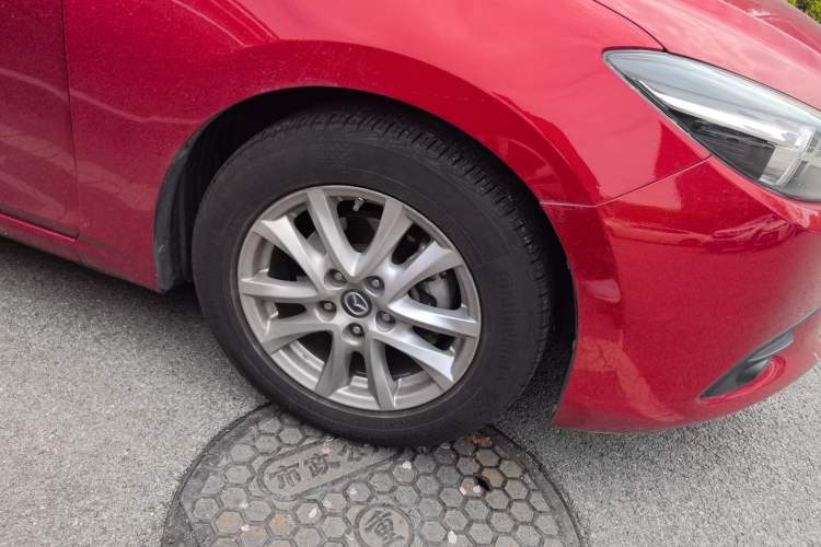 Used Mazda 3 Axela 2017 Sedan 1.5L Automatic Luxury Model Emission Standard China V
