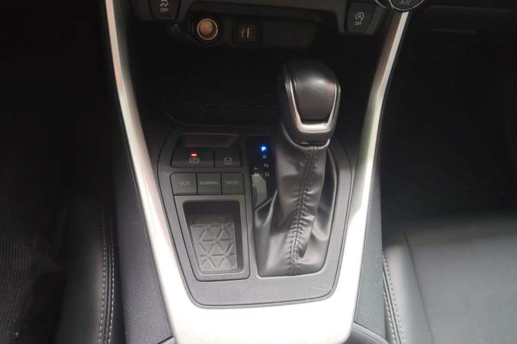 Used Toyota Wildlander 2023 2.0L CVT Two-Wheel Drive Urban Edition Gear Lever