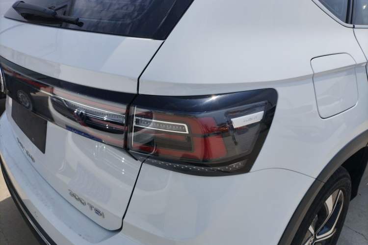 Used Volkswagen Tharu 2023 300TSI Two-Wheel-Drive Full Moon Edition Exterior 3