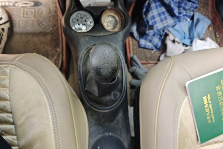 Used Nissan Sunny 2014 1.5XE Manual Comfort Edition Gear Lever