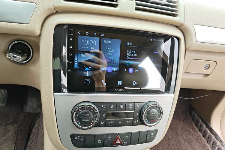 Used Mercedes-Benz R-Class 2011 R 300 L Business Model Audio And AC Panel