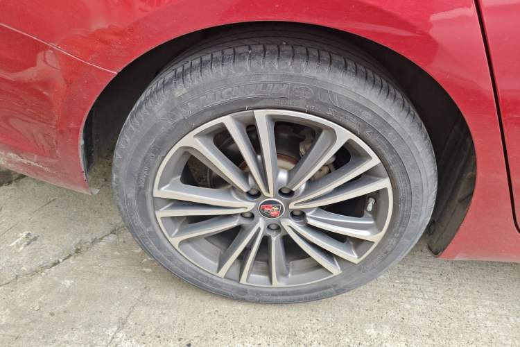 Used Roewe i6 2020 PLUS 1.6L CVT 4G Connected Glory Holographic Edition